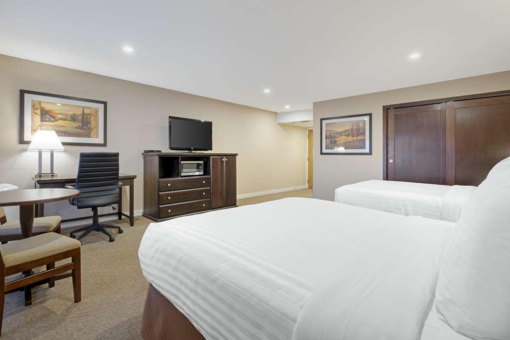 Best Western Plus Emerald Isle Hotel Sidney Habitación foto